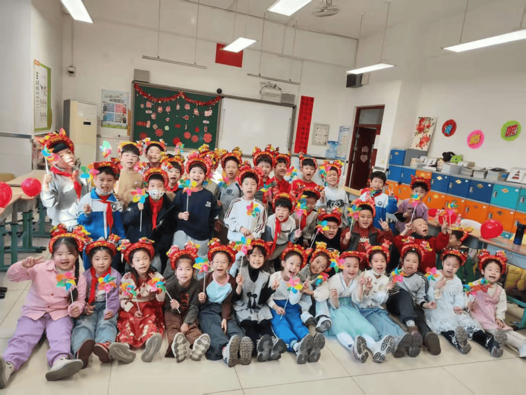 东丽区教育系统多彩活动喜迎2026瓦力棋牌游戏元旦同欢 赴新岁之约(图35) 东丽区教育系统多彩活动喜迎2026瓦力棋牌游戏元旦同欢 赴新岁之约(图35)